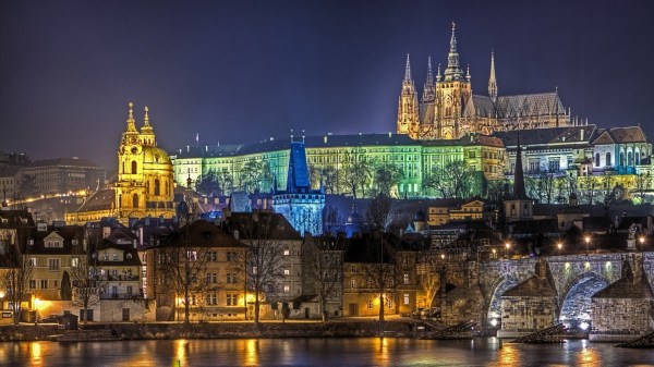 prague_buildings_river_panorama_party_28642_1920x1080